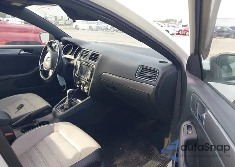 2016 Volkswagen Jetta 1.8T Sport из США, поврежденный, VIN 3VWD17AJ2GM278367